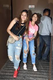 Yami gautam (born november 28, 1988) is an indian actress who works in different language films, including punjabi, tamil, telugu, malayalam, kannada and hindi. Yami Gautam Snapped With Her Sister In Bandra 5 Surilie Gautam Yami Gautam Images Bollywood Hungama