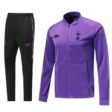 Verschiedene trainingsanzüge eignen sich hinsichtlich ihres schnittes und der verwendeten materialien unterschiedlich gut für verschiedene bereiche. Shop Official Football Shirts From Premier League Bundesliga La Liga Serie A International Teams More Cu Tracksuit Tottenham Hotspur Full Zip Sweatshirt