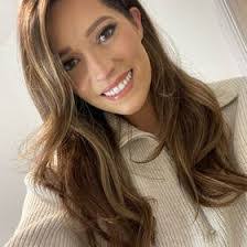 Carly Buckner's Instagram, Twitter & Facebook