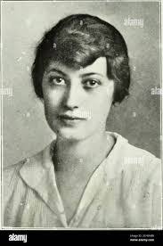 Mary Echols's Instagram, Twitter & Facebook