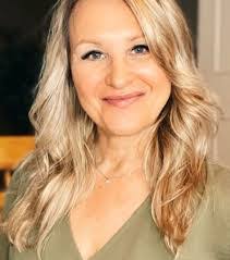 Barb Price's Instagram, Twitter & Facebook