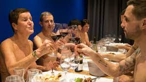 O Natural Naked Restaurant Closes Paris Loses Its All Nude Bistro Johnrieber