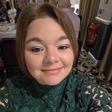 Hey, Does anybody know of any cheap wedding dress shops??? I'm in Baildon  (Bradford) can't find anywhere and I'm not financially okay to buy a  “wedding dress” if you know what I