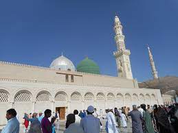 Bulan dzulhijjah, semua mata muslim sedunia tertuju kepada dua masjid suci tempat jutaan jamaah yang melaksanakan ibadah haji berpusat, masjidil haram di mekkah dan masjid nabawi di madinah. Masjid Nabawi Bergerak Foto Buka Puasa Ramadhan Di Masjid Nabawi Madinah 2018 Ada Riwayat Dari Sahl Bin Sa Ad Juga Menjadi Pendapat Ibnu Lola Mullenax