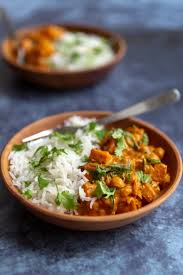 Au besoin, ajouter 1 cuillère à soupe de fécule dilué dans 1 cuillère à soupe d'eau dans la mijoteuse 30 minutes avant la fin de la cuisson. Curry Aux Pois Chiches Et Butternut Recette Vegetarienne