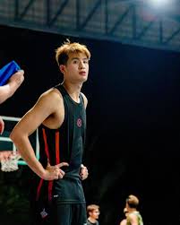 就连我的球鞋也散发出甜蜜的气息看颜色就知道了🫣 👕 ： @lining.sunlight.my 🩳 ： @lining.sunlight.my  🧦 ： @ready_tofly 👟 ： @lining.sunlight.my 📸 ： @ball_is_laif  #liningbasketball #