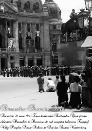 În zorii zilei de 22 iunie 1941, la ora 4:45, trupele germane au lansat o ofensivă masivă împotriva uniunii sovietice, cu scopul de a cuceri partea europeană a rusiei. Basarabia Bucovina Info Willy Pragher 22 Iunie 1941 Ziua Ordinului Lui Antonescu La Bucuresti Piata Regala Basel Relocation Services