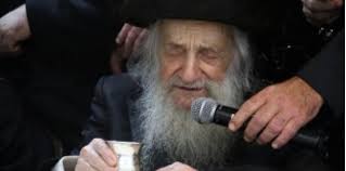 Le monde hassidique perd un grand décisionnaire : le Rav Wozner