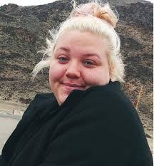 Renee Rutherford's Instagram, Twitter & Facebook