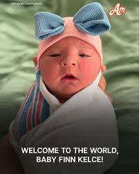 Jason and Kylie Kelce have welcomed their 4th child, daughter Finnley  "Finn" Anne Kelce! 🎉 Baby Finn was born