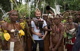 Legend has it the asaro were chased from their village by a larger hostile tribe and they hid in the mud of the riverbank. Ancestor Of Russian Explorer Returns To Meet Papua New Guinea Tribe Express Digest