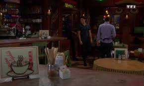 Depuis 2014, justin hartley incarne adam newman dans la série phénomène les feux de l'amour , qui existe depuis 1973. Exclu Le Resume Des Feux De L Amour Du Lundi 4 Juillet Les Feux De L Amour Tf1