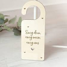 Liebevoll gestaltetes türschild für kleine prinzessinnen und prinzen. Turschild Hochzeit 1 Mit Name Datum Wunschtext Hochzeit Geschenk Madison Online Shop