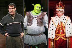 Cue jonathan groff's king george iii, who shows up in a powdered wig, a velveteen crown, and robes worthy of liberace, as if he's wandered in from another musical. King George Iii Times Square Chronicles