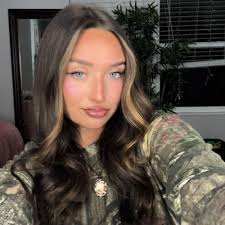 nina ewing 💕 (@ninaewingg)