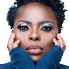 9 cortes de Pixie rizado que demuestran que el pelo rizado tienen un  aspecto bueno en cualquier extensión