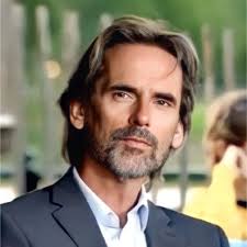 Met trots kan ik zeggen dat ik met onderscheiding ben afgestudeerd als  architect! 👩🏼‍🎓 Samen met mijn project 'Bij' Herkenrode heb ik er een  mooi einde aan kunnen breien. Dankbaar voor mijn… |