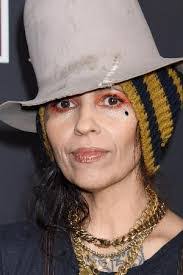 Shaunna Hall's Instagram, Twitter & Facebook