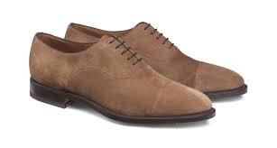 Avec ce nettoyant pour chaussures vous allez découvrir à quel point il est facile de nettoyer des chaussures en daim et en nubuck. Comment Entretenir Ses Chaussures En Nubuck Daim Ou Suede Peah