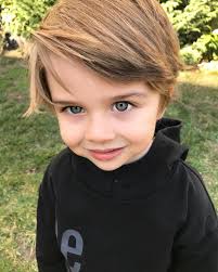 Doktorun Alerji Dedigi Hastalik Kizil Hastaligi Cikti Sabah Dilinde Ki Cilek Goruntusunu Gorunce Tekra Kiz Bebek Resimleri Erkek Bebek Saci Erkek Bebek Stili