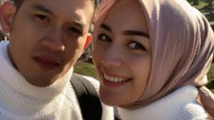 Kini mereka pun tengah mempersiapkan segala sesuatu untuk pernikahannya itu, walau tanggalnya sendiri masih mereka rahasiakan. Artis Citra Kirana Melahirkan Anak Pertama Jenis Kelaminnya Laki Laki