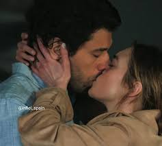 Derin pierde el control y se acuesta con Onur! Derin parece ...