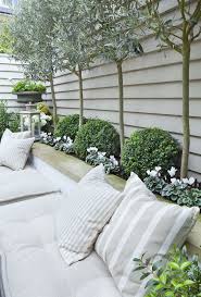 Zowel Mooie Schutting Als Idee Voor Bank Plantenbak Ervoor Dit Aan Westkant Tuin Dan Heb Je Lekker Z Backyard Makeover Small Garden Design Courtyard Garden