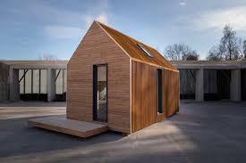 Affordable prefab green homes built with passive solar & sip! Prefab Cabin To Promote Creative Spark In Residents Feel Desain Your Daily Dose Of Creativity Prefab Cabins Prefabricated Cabins Prefab Buildings