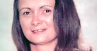 Mitzi Hooper's Instagram, Twitter & Facebook