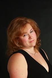 Amazon.com: Kissing the Kelpie: A Monster Bride Romance: 9798338673195:  Sibarium, Danielle, McCrary, Judy, Fox, Kit: Libros