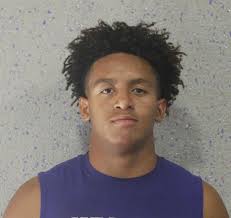 HS FOOTBALL: Hall brings invaluable leadership to Bulldogs