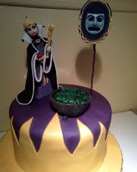 Weitere ideen zu geburtstag torte, torten, tortendeko. Evil Queen Cake I Mean It Is An Evil Queen Cake Queens Birthday Cake Cake Cover Movie Cakes