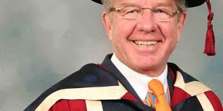 Personalia: Ehrendoktorhut für Kurt Ritter