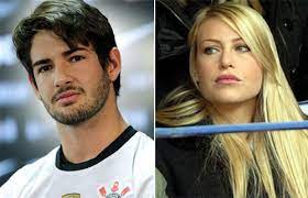Sei ore fa gabriele parpiglia, su twitter, ha scritto: Polemica Do Dia Segundo Revista Barbara Berlusconi Teria Traido Alexandre Pato Veja Sao Paulo