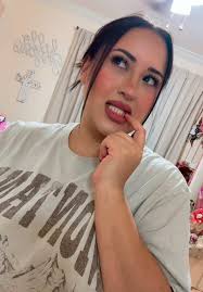 Kaitlin Butts: Unveiling Country Music's Latest Gem