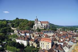 Vue Sur La Ville De Tonnerre Et L Eglise St Pierre