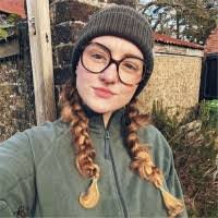 Sara Marson's Instagram, Twitter & Facebook