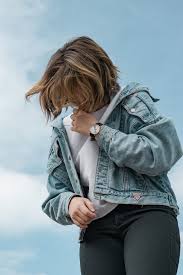 Maybe you would like to learn more about one of these? 13 Conseils De Style Pour Porter La Veste En Jean Oversize