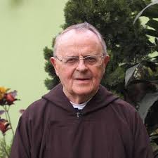 Fray Francisco Lafronza (P. Felipe) OFM Cap. UN MERECIDO HOMENAJE A TODAS  LAS MAMAS EN SU DIA, A LAS QUE SIGUEN EN LA ACTIVIDAD FAMILIAR Y A LAS QUE  NOS HAN PRECEDIDO