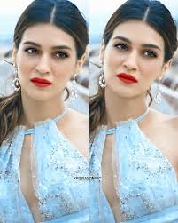 Kriti sanon cooking while sister nupur sanon takes video of her. Beauty Queen Follow Us On Instagram Kriti Sanon Bollywood Beauty Queen Facebook