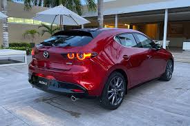The mazda3 seats up to five people on standard cloth upholstery (synthetic leather in the hatchback), but only four adults will be able to sit comfortably. Mazda 3 2020 Se Dio A Conocer Oficialmente En La Ciudad De Cartagena Autos Nuevos Colombia Lanzamientos Noticias De Carros Autosdeprimera Com