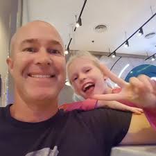 Wayne Holmes (@Wayno_Holmes)