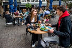 Die vrijheid tijdens de pandemie heeft de rechtse regiopresident isabel díaz ayuso razend. Alsof Je In Italie Of Zuid Frankrijk Bent Deze Tijdelijke Corona Terrassen In Utrecht Moeten Blijven Utrecht Ad Nl