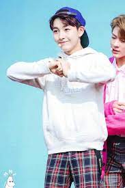 Nae mame buteora chewing gum, chewing gum, chewing gum, chew you like chewing geom ttakjicheoreom buteojwo jungdokisseo neoraneun geo kkeunjeokhae kkeullineun geot gatae neomu. Nct Dream Chewing Gum Renjun Nct Nct Dream Nct Dream Chewing Gum