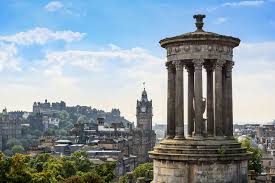 Auf einer hügelkette in einer bucht gelegen, erstreckt sich edinburgh inmitten von grünen wiesen. Schottland Neun Lieblingsorte In Edinburgh Geo
