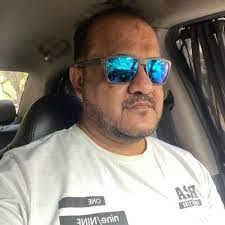 Vikas Parakh's Instagram, Twitter & Facebook