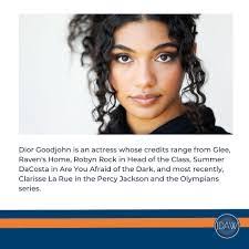 Julie Hebner's Instagram, Twitter & Facebook