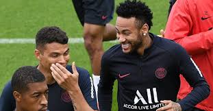 Of fc barcelona controls the ball during hois warming up prior to start the la liga match between ca. Gossip Real Eye Chelsea And Ex Liverpool Keepers Neymar Deadline Football 365