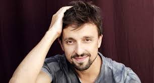 Armando Pita's Instagram, Twitter & Facebook