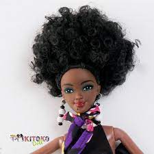 Epingle Par Kitoko Doll Sur Poupees Mannequins Africaines En 2020 Mannequins Noirs Poupees Mannequins Robe Moderne